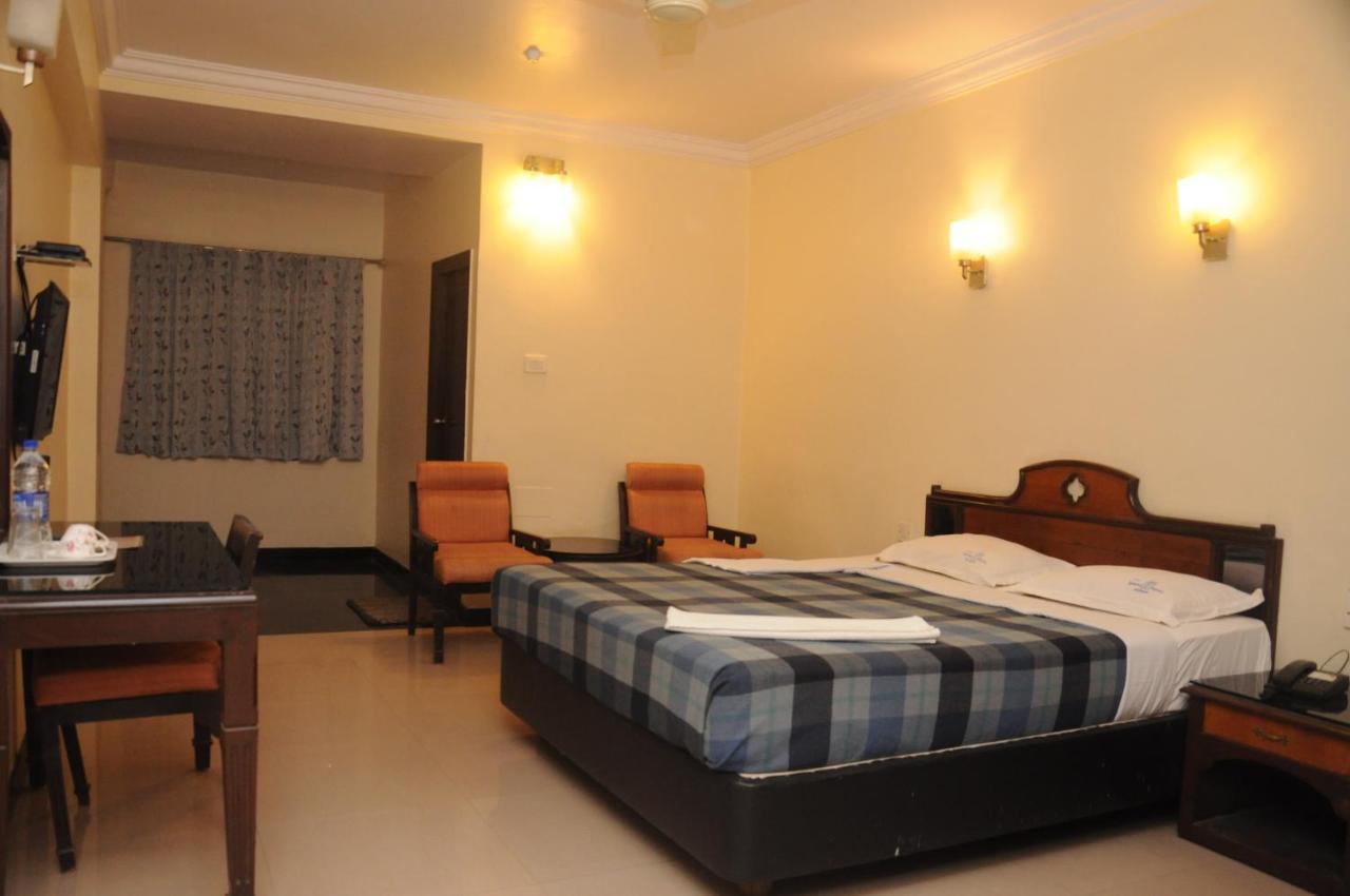 Suvarna Regency Hassan Εξωτερικό φωτογραφία
