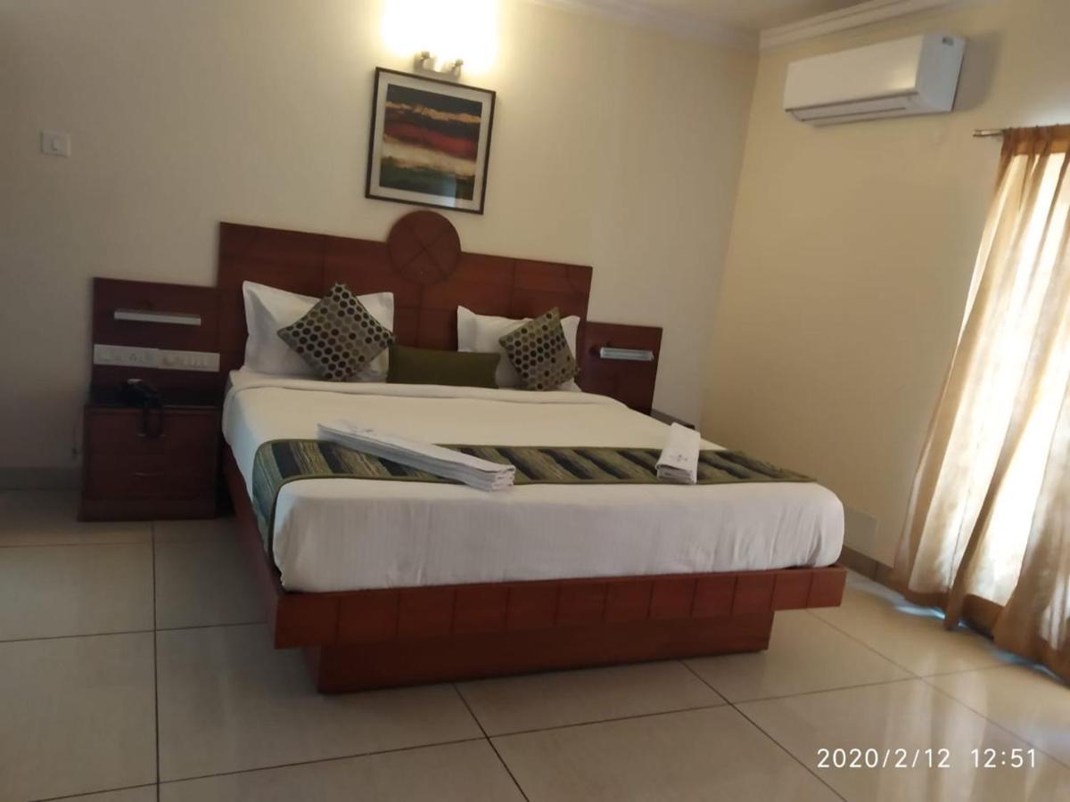 Suvarna Regency Hassan Εξωτερικό φωτογραφία