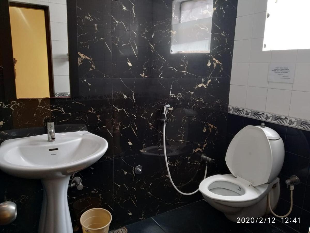 Suvarna Regency Hassan Εξωτερικό φωτογραφία