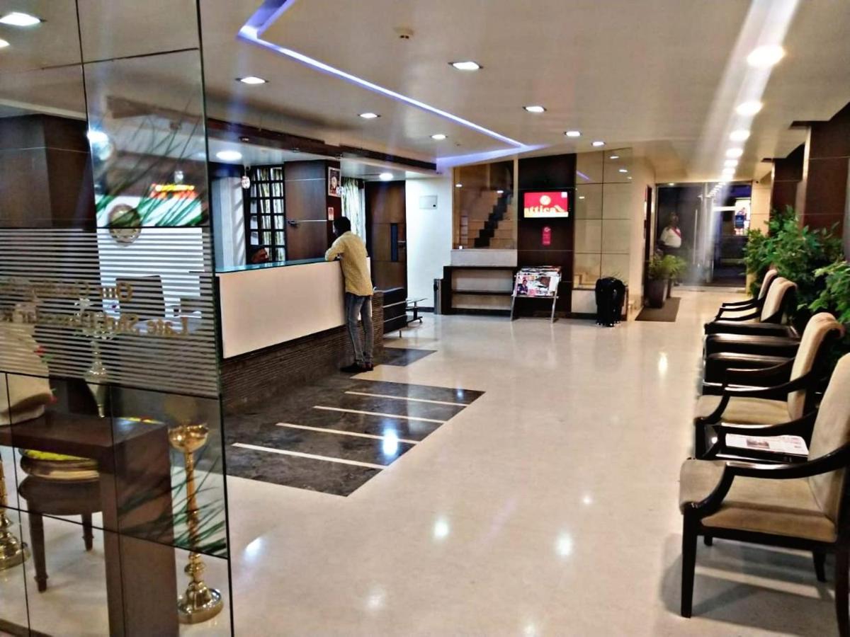 Suvarna Regency Hassan Εξωτερικό φωτογραφία